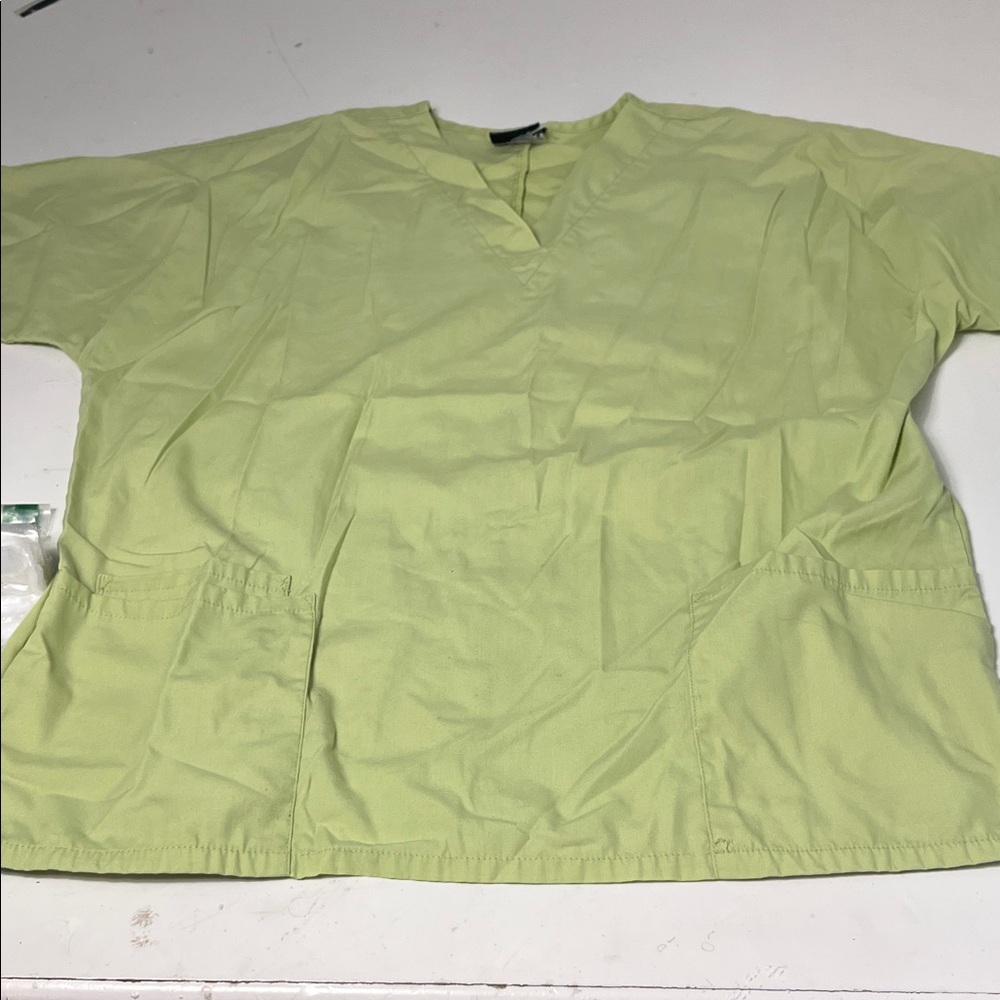 Cherokee Workwear Medium Neon Yellow Short Sleeve V Neck Double Pocket Scrub Top